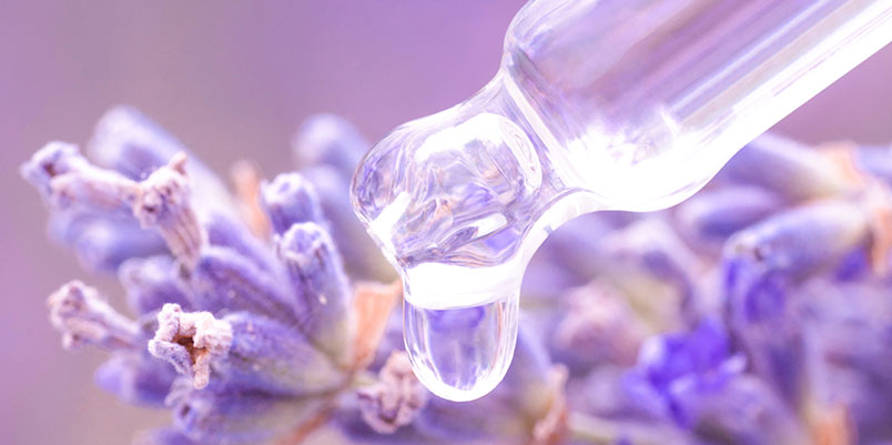 Lire la suite à propos de l’article Quelle est la différence entre une eau florale et un hydrolat?